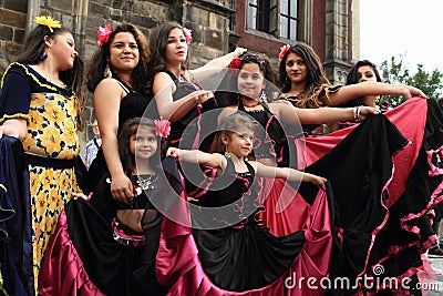 Dancers on Khamore - world roma festival Editorial Stock Photo