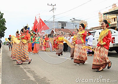 Dancing women from Toraja - Sulawesi Selatan Editorial Stock Photo