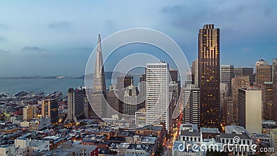 De horizon en de stad van San Francisco steken timelapse tijdens zonsondergang aan stock videobeelden De horizon en de stad van San Francisco steken timelapse tijdens zonsondergang aan stock videobeelden