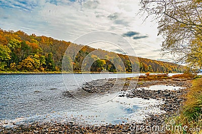 Delaware River near Dingmans Ferry Bridge in the Poconos Mountains, Pennsylvania, USA. Stock Photo