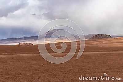 Desert and mountains in the Alitplano Plateau, Bolivia Stock Photo