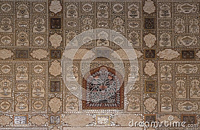 Detail of the mirrored ceiling in the Mirror Palace at Amber Fort in Jaipur Stock Photo