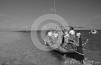 Digofinolu-Veligandahura: tourist-boattrip for diving, snorkeling in the Maledives Islands Editorial Stock Photo