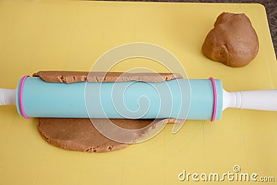 Do it yourself: Gingerbread cookies tutorial. Step by step recipe. Step 12. Stock Photo