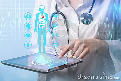 Doctor working on a virtual screen. medical technology concept Stock Photo