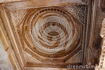 Dome ceiling at the Tombs of Mahmud Begada, and of his son Saltan Muzaffar ll. Sarkhej Roza, Ahmedabad Stock Photo