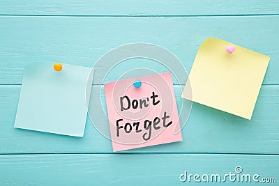 Don`t forget date meeting remind reminder business concept note paper notepaper Stock Photo