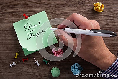 Don`t forget on sticky note Stock Photo