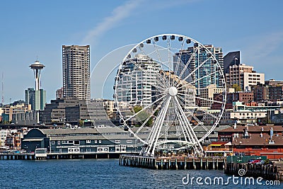 Downtown Seattle Waterfront and the Great Wheel Stock Photo