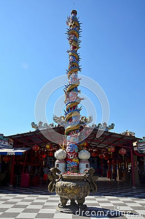 Dragon pillar at Chinese Temple Stock Photo