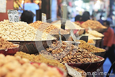 Dry fruits kashew, almond, india Spice Market Stock Photo