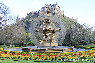 Edinburgh Castle and the Fountain Stock Photo