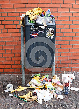 Eindhoven, The Netherlands. 10-09-2023. Overflowing garbage in the center of Eindhoven, the Netherlands. Editorial Stock Photo