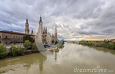 El Pilar cathedral and the Ebro river in Zaragoza Stock Photo