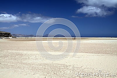 Endless wide tideland in the lagoon of Gorriones, Playa de Sotavento, Costa calma, Fuerteventura, Spain Stock Photo