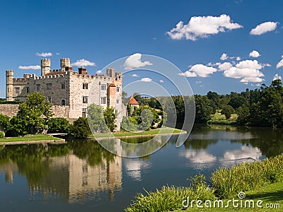 English Medieval castle with moat, Leeds, Kent, UK Stock Photo