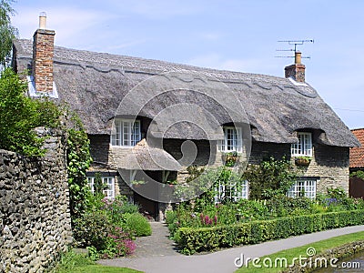 English thatched cottage Stock Photo