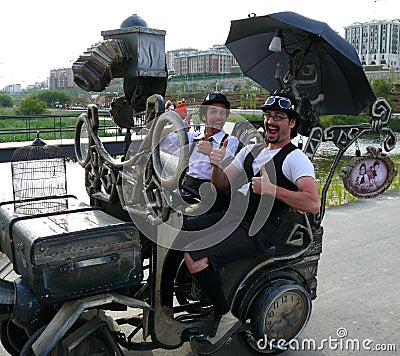 Entertainers artists in the park Editorial Stock Photo