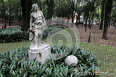 Estatua en Bosque de chapultepec Stock Photo