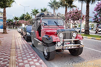 Evening Boulevard-Touristik in Camyuva Editorial Stock Photo