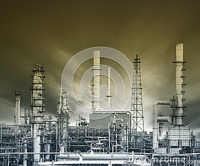 Exterior structure of oil refinery plant in heavy petro chemical Stock Photo