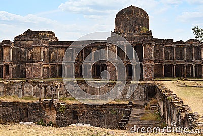 Facade of Badal Mahal and Talab at Raisen fort Stock Photo