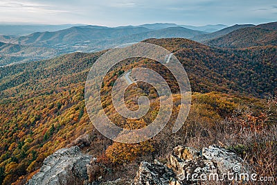 Fall color and Blue Ridge Mountains from Little Stony Man Cliffs, on the Appalachian Trail in Shenandoah National Park, Virginia Stock Photo