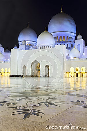 In the famous Abu Dhabi Sheikh Zayed Mosque by night Stock Photo