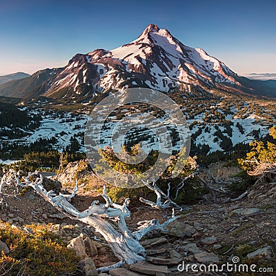 At 10,492 feet high, Mt Jefferson is Oregon`s second tallest mountain.Mount Jefferson Wilderness Area, Oregon Stock Photo