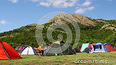 Festival ecológico do turismo, acampamento (Timelapse) Festival ecológico do turismo, acampamento (Timelapse)