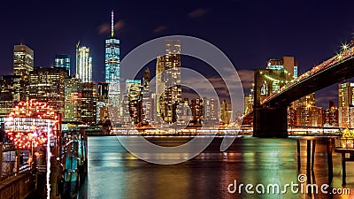 Feuerwerke über im Stadtzentrum gelegenem Manhattan New York City von Feuerwerken und von sternenklarem Himmel vektor abbildung Feuerwerke über im Stadtzentrum gelegenem Manhattan New York City von Feuerwerken und von sternenklarem Himmel vektor abbildung