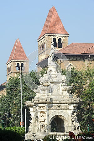 Flora fountain in front of colonial building, India Stock Photo