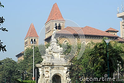 Flora fountain in front of colonial building, India Stock Photo