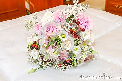 Bouquet of flowers with pink and white roses. Rose Ã— damascena, Rose Desdemona, Rose Lochinvar, lisianthus, eustoma. Stock Photo