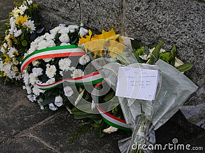 Flowers and notes on Memorial in Dublin for 1916 Easter Rising. Editorial Stock Photo