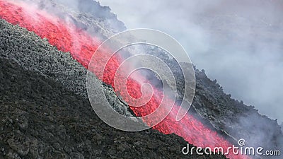 Flujo de lava de Volcano Etna, Italia almacen de video Flujo de lava de Volcano Etna, Italia almacen de video