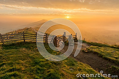 Foggy Golden Sunrise, Mam Tor, Peak District, UK. Stock Photo