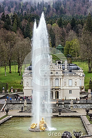 Fontaine in Linderhof Palace in Germany, Bavaria Editorial Stock Photo