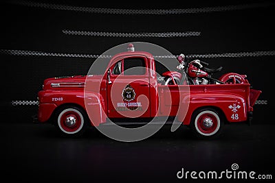 1948 Ford F-1 Pickup Truck Harley Davidson Fire Truck and 1936 El Knucklehead Motorcycle - Side view - 1-24 Scale Diecast Model T Editorial Stock Photo