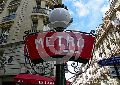 France, Paris, 72 Rue Lamarck, subway station 