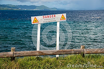 French sign warning people to keep away from a dangerous cliff Stock Photo