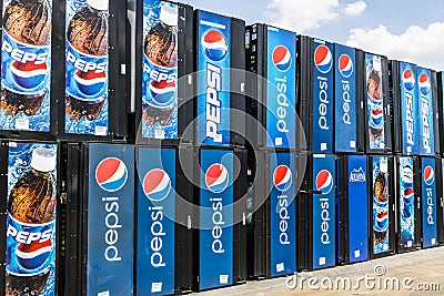 Ft. Wayne - Circa August 2017: Pepsi and PepsiCo Vending Machines Awaiting Repair VI Editorial Stock Photo