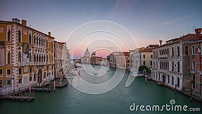 För Santa Maria Venedig för storslagen kanal schackningsperiod för tid för panorama 4k för honnör della Italien lager videofilmer För Santa Maria Venedig för storslagen kanal schackningsperiod för tid för panorama 4k för honnör della Italien lager videofilmer