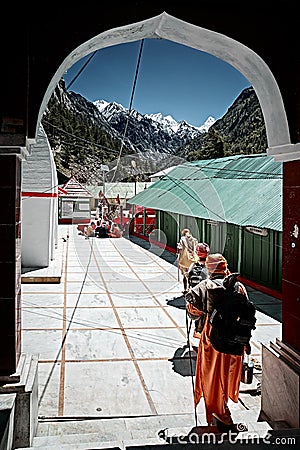 Ð group of hindu pilgrims walking to the source of the holy river Ganges. North India Editorial Stock Photo