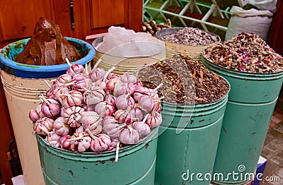 Garlic, herbs and spices in Marrakesh, Morocco Stock Photo