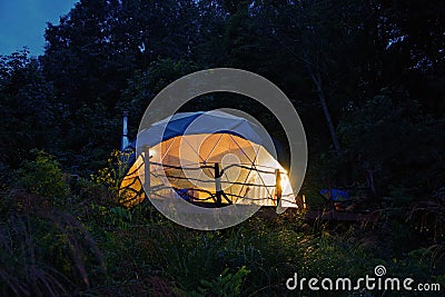 Geodesic Dome rental from Airbnb in the Blue Ridge Mountains of North Carolina. Tiny Home with beautiful interior decorating and C Stock Photo