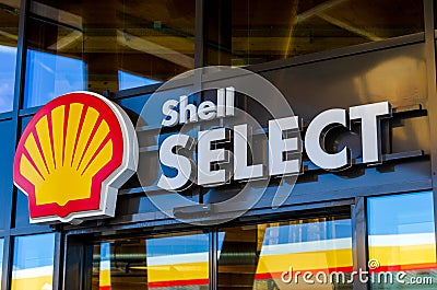 Geseke, Germany - August 07, 2021: A Shell Select logo at Shell gas station Editorial Stock Photo