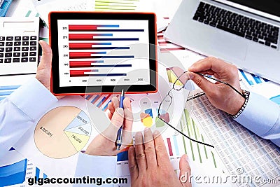 Getting A Chicago CPA For Your Startup | GLG Accounting Stock Photo