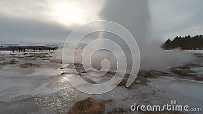 Geysiraktions-Zeitlupe 60 Strokkur Island fps Geysiraktions-Zeitlupe 60 Strokkur Island fps