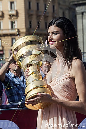 Giro d'italia 2013 trofeo senza fine Editorial Stock Photo
